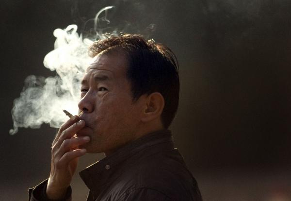 Man-Cigarette-China