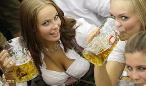 munich-girls-oktoberfest-2010